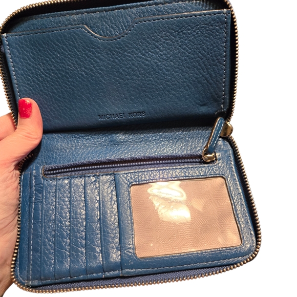 Michael Kors Navy Leather Wristlet with Gold Logo - Picture 2 of 7